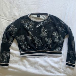 Nike crop top crewneck sweater